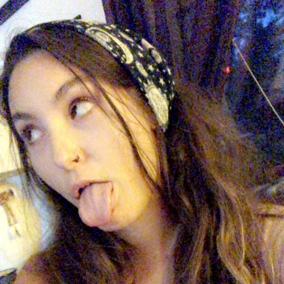 Meet your Posher, Brenna - Picture 1 of 1